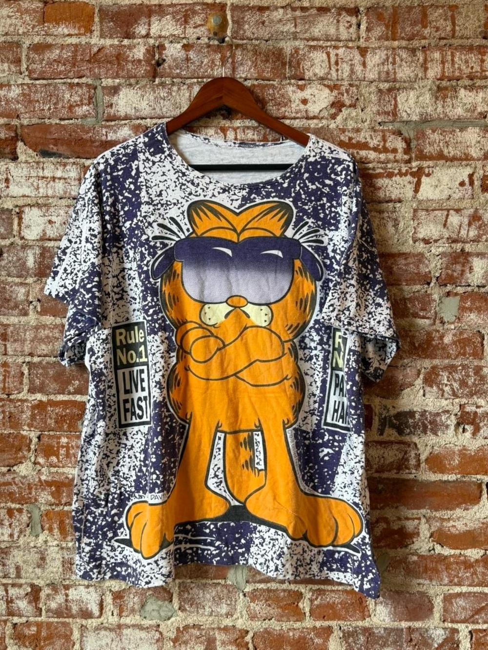 Vintage Garfield Graphic Tee with Sunglasses Print - Orange & Navy